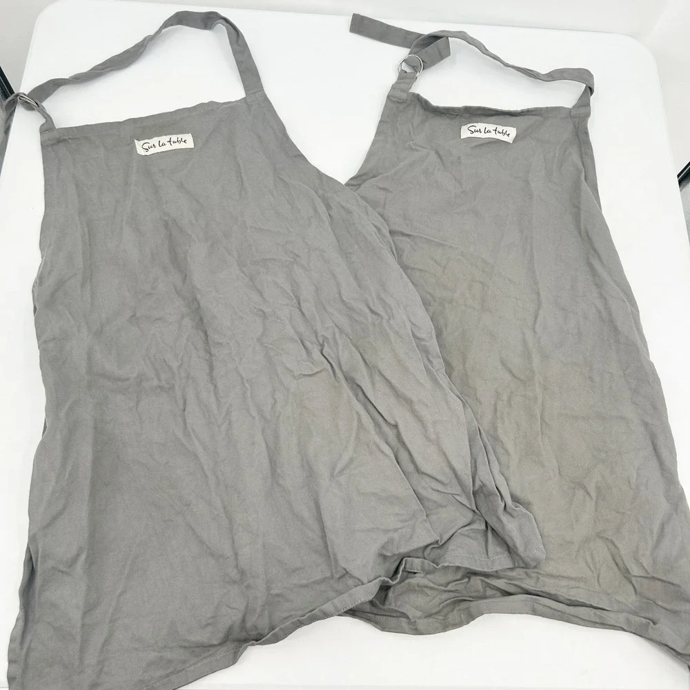 Sur la table Bundle Lot (2) Apron Adjustable Cotton Blend Kitchen Cooking Baking